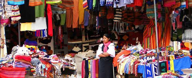 Otavalo market for Spanish students in Ecuador