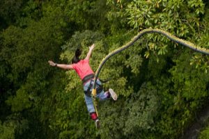 bungee jumping in baños ecuador
